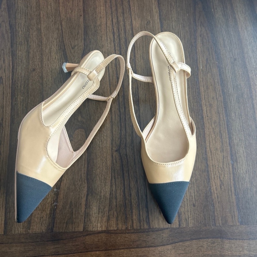 -C.Paravano sling kitten heels, new size 9 1/2